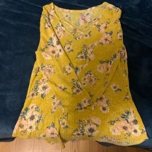 No Boundaries Flowy Floral Top. Worn only once.